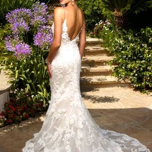 Casa Blanca style 1975 wedding dress
